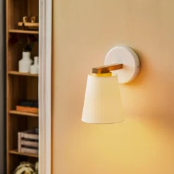 Væglampe Canditia i træ med tekstilskærm