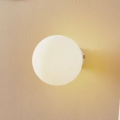 Væglampe Dione, vægbeslag hvid