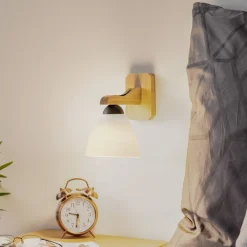 Væglampe Haro med glasskærm, eg/hvid