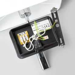 Væglampe Jettka med tekstilskærm og kontakt