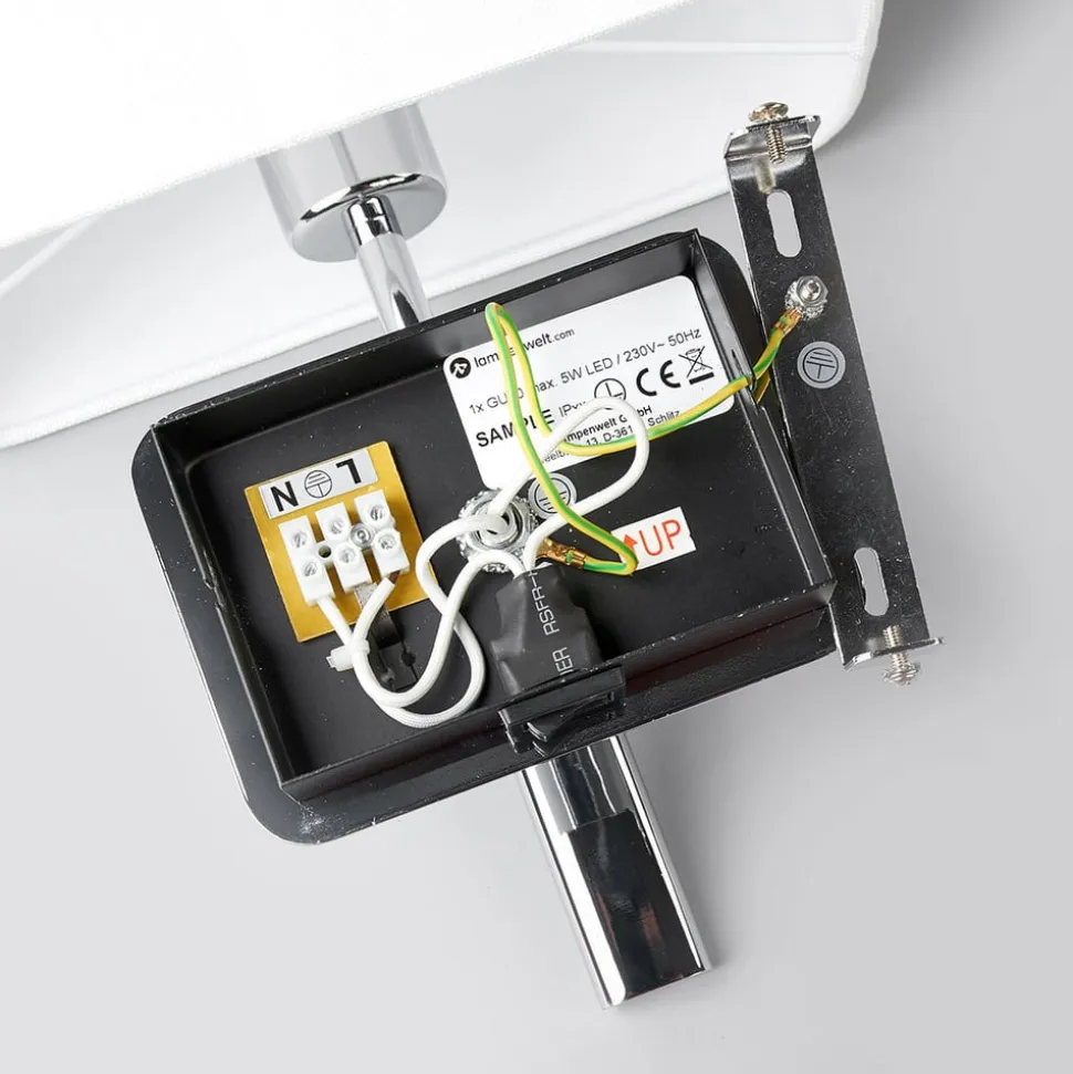 Væglampe Jettka med tekstilskærm og kontakt