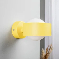 Væglampe Mado i stål, gul, 1 lyskilde