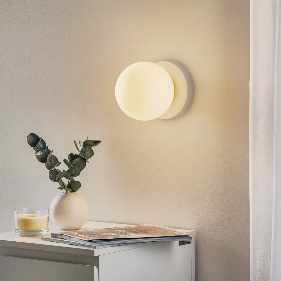 Væglampe Minerva K1, hvid, Ø 15 cm, glas/metal