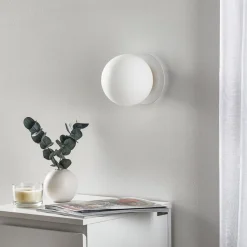 Væglampe Minerva K1, hvid, Ø 15 cm, glas/metal