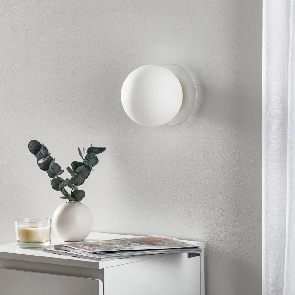 Væglampe Minerva K1, hvid, Ø 15 cm, glas/metal