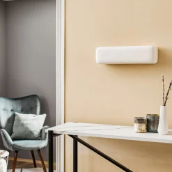 Væglampe Noris op/ned i hvid keramik