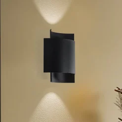 Væglampe Pako af to stålplader i sort