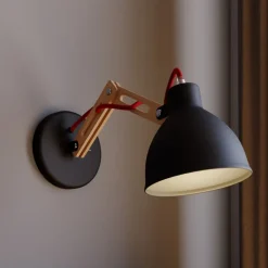 Væglampe Skansen, træarm justerbar, sort