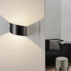 Væglampe Vero i lakeret stål, sort