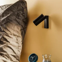 Vægspot Mono I sort