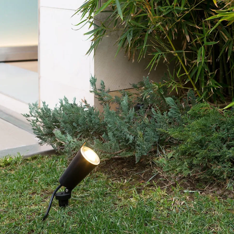 Vægspot og spot med jordspyd i en - Toni